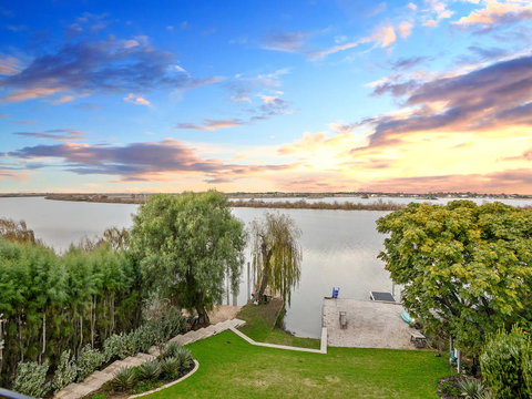 Muse On The Murray - Tourism Canberra 14