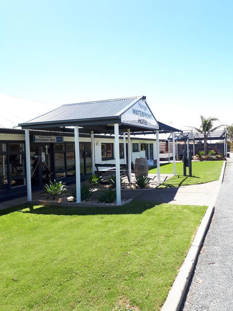 Meningie Waterfront Motel - Tourism Canberra 0