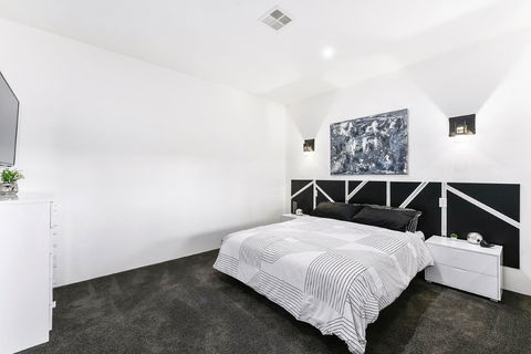 KENNEDY EXECUTIVE TOWNHOUSE - Tourism Canberra 2