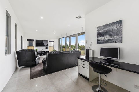 KENNEDY EXECUTIVE TOWNHOUSE - Tourism Canberra 16