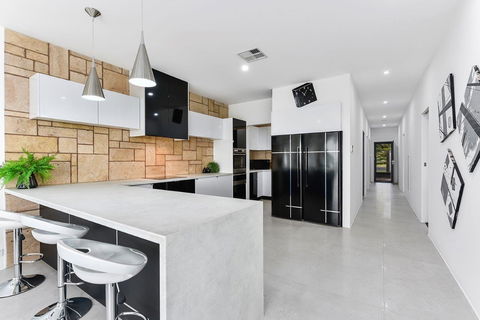 KENNEDY EXECUTIVE TOWNHOUSE - Tourism Canberra 6