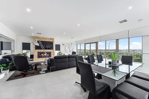 KENNEDY EXECUTIVE TOWNHOUSE - Tourism Canberra 3