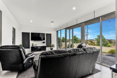 KENNEDY EXECUTIVE TOWNHOUSE - Tourism Canberra 14