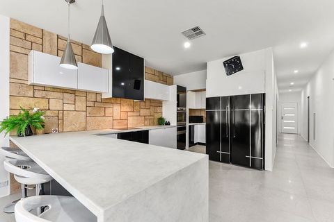 KENNEDY EXECUTIVE TOWNHOUSE - Tourism Canberra 12