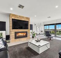 KENNEDY EXECUTIVE TOWNHOUSE - Tourism Canberra