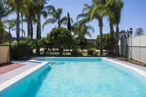 Renmark Motor Inn - Tourism Canberra 1