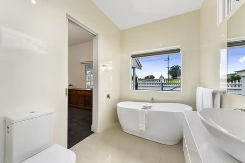 Railway Cottage In Beachport - Tourism Canberra 3