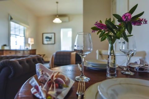 Railway Cottage In Beachport - Tourism Canberra 5