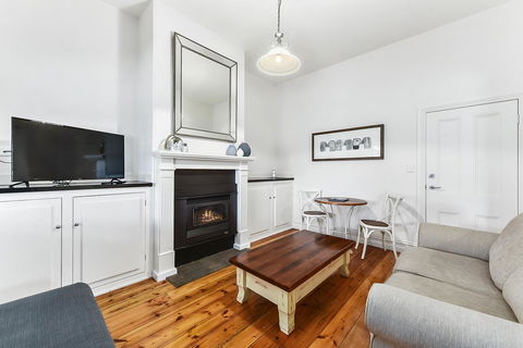 Railway Cottage In Beachport - Tourism Canberra 1