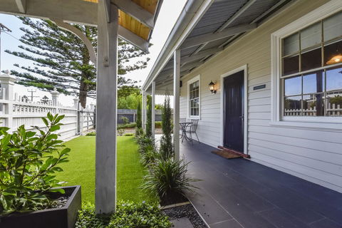 Railway Cottage In Beachport - Tourism Canberra 11