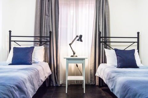 Executive 3 Bedroom Apartment + Internet + Parking - Tourism Canberra 32