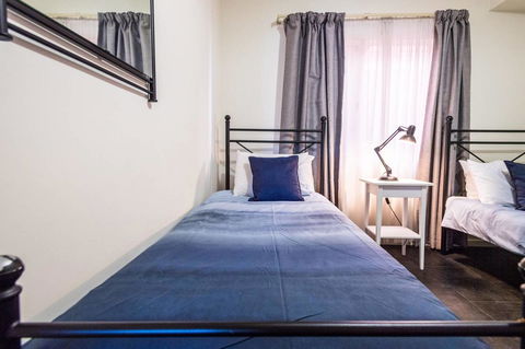 Executive 3 Bedroom Apartment + Internet + Parking - Tourism Canberra 22