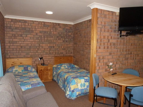 Wintersun Motel - Tourism Canberra 9