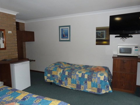 Wintersun Motel - Tourism Canberra 14