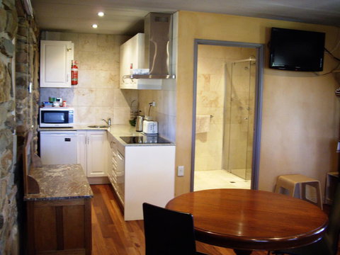 1860 Wine Country Cottages - Tourism Canberra 9