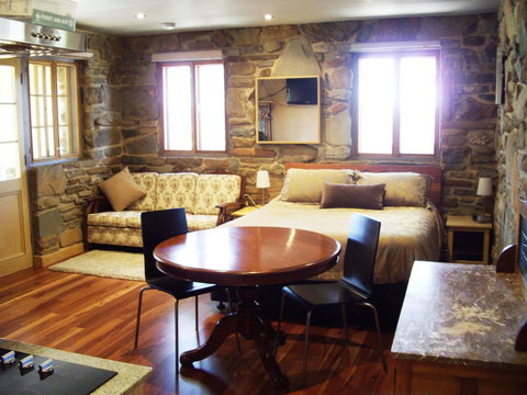 1860 Wine Country Cottages - Tourism Canberra 10
