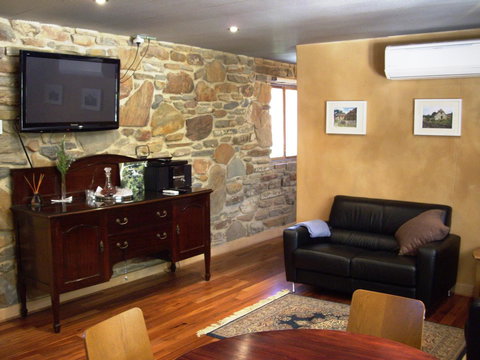1860 Wine Country Cottages - Tourism Canberra 12