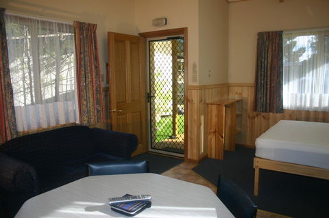 Millicent Hillview Caravan Park - Tourism Canberra 25