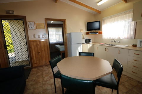 Millicent Hillview Caravan Park - Tourism Canberra 33