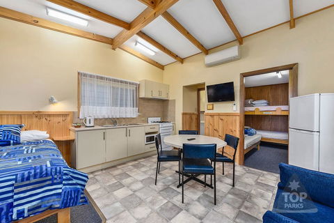 Millicent Hillview Caravan Park - Tourism Canberra 16