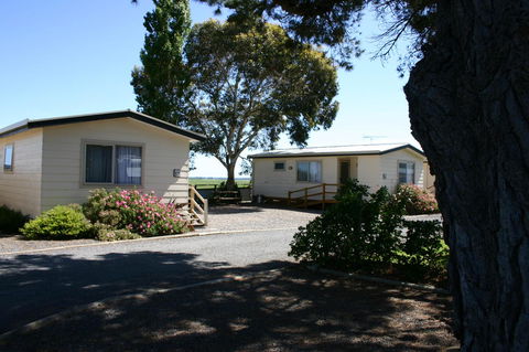 Millicent Hillview Caravan Park - Tourism Canberra 0