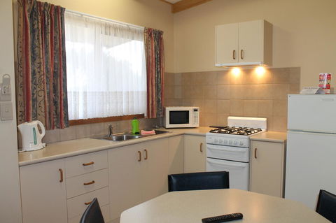 Millicent Hillview Caravan Park - Tourism Canberra 38