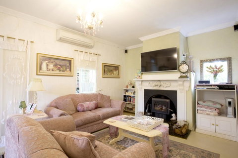 Jasmine\'s Barossa Valley Cottage - Tourism Canberra 16