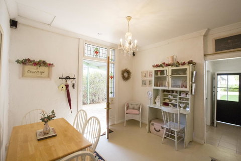 Jasmine\'s Barossa Valley Cottage - Tourism Canberra 3