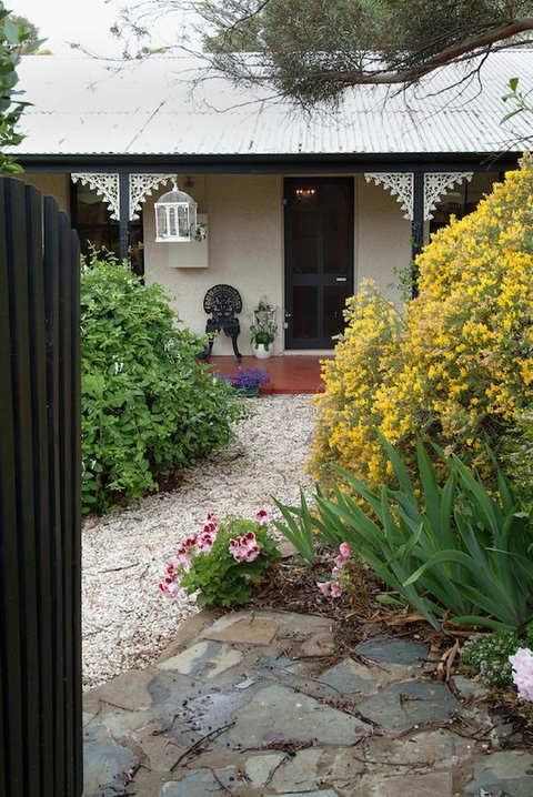 Jasmine\'s Barossa Valley Cottage - Tourism Canberra 17
