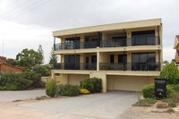 The Lighthouse - Beachfront Accommodation
