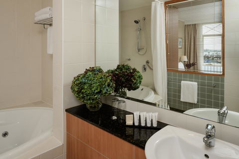 Rydges Newcastle - Tourism Canberra 15