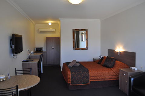 Augusta Courtyard Motel - Tourism Canberra 0