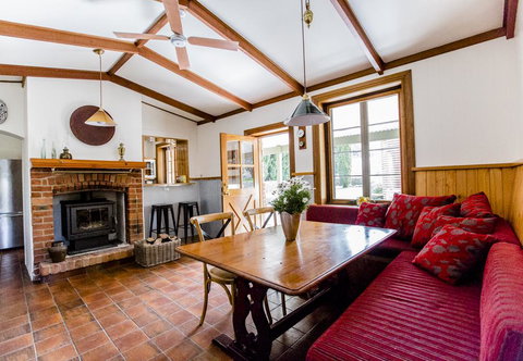 Grand Cru Estate Homestead - Tourism Canberra 3