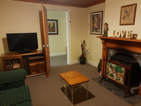 Donnybrook Cottages - Donnybrook - Tourism Canberra 8