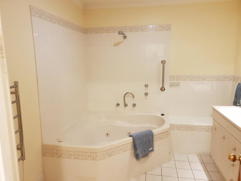 Donnybrook Cottages - Donnybrook - Tourism Canberra 10