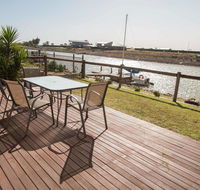 Waterfront on Jefferson at Wellington Marina SA - Tourism Canberra