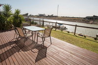 Waterfront on Jefferson at Wellington Marina SA