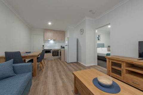 Jurien Bay Motel Apartments - Tourism Canberra 4