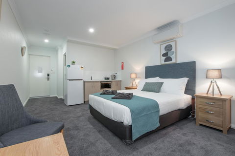 Jurien Bay Motel Apartments - Tourism Canberra 9
