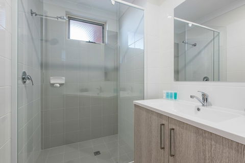 Jurien Bay Motel Apartments - Tourism Canberra 11
