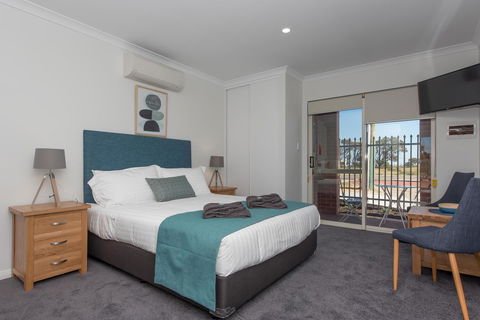 Jurien Bay Motel Apartments - Tourism Canberra 14