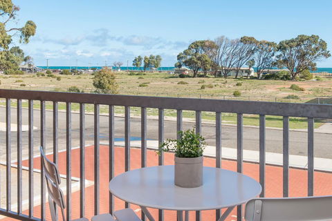 Jurien Bay Motel Apartments - Tourism Canberra 22