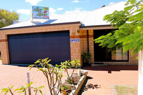 Lazy Lobster Holiday Units & Chalets - Tourism Canberra 17