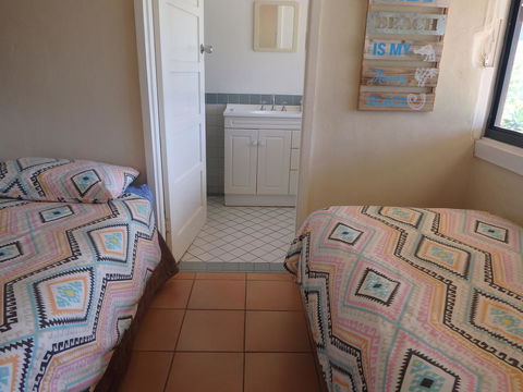 Lazy Lobster Holiday Units & Chalets - Tourism Canberra 2