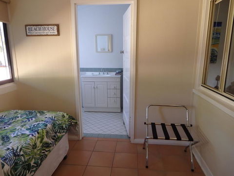 Lazy Lobster Holiday Units & Chalets - Tourism Canberra 7