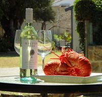 Lazy Lobster Holiday Units  Chalets - Tourism Canberra