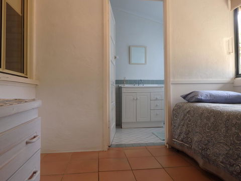 Lazy Lobster Holiday Units & Chalets - Tourism Canberra 13