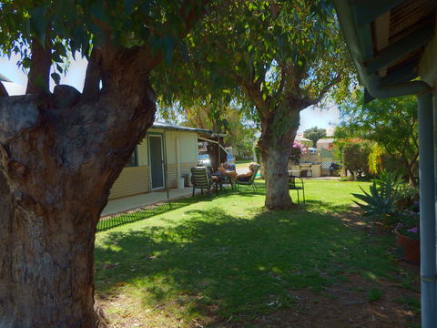 Lazy Lobster Holiday Units & Chalets - Tourism Canberra 32