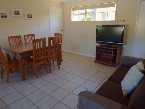 Lazy Lobster Holiday Units & Chalets - Tourism Canberra 31