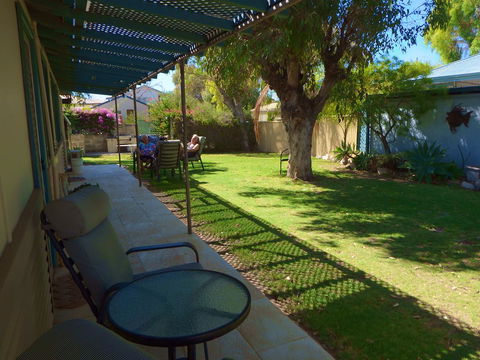 Lazy Lobster Holiday Units & Chalets - Tourism Canberra 30